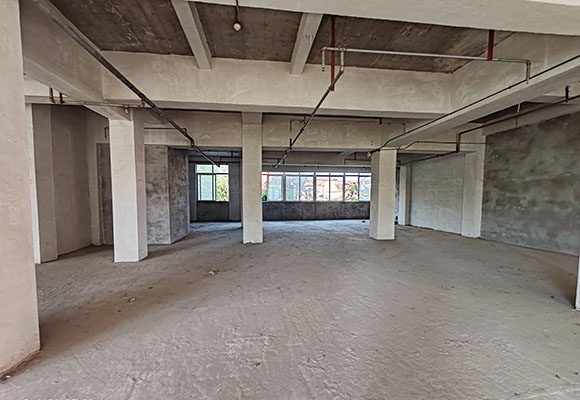 江陽區(qū)況場鎮(zhèn)(佳鴻首創(chuàng)銘都)營業(yè)房和車位整體拍賣